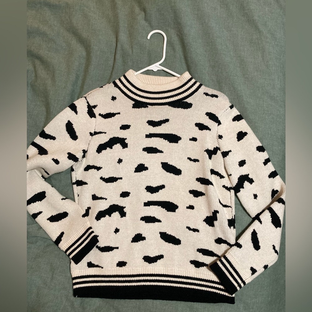 Lush Spotted Cream Black Mock Neck Cut Out Back Sweater Medium